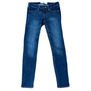 HOLLISTER DARK WASH SKINNY JEANS